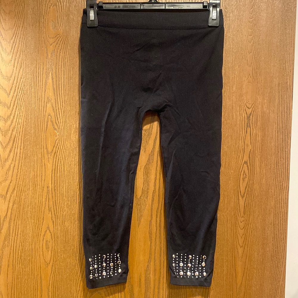J2J Black Capri Leggings with silver Grommets in front One Size